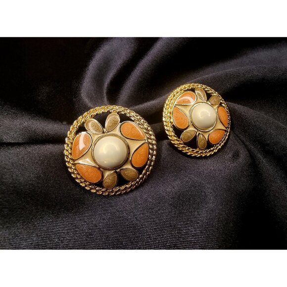 Rare Find Vintage TRIFARI 1980's Signed Pink Grey Flower Pearl Earrings - Picture 1 of 4